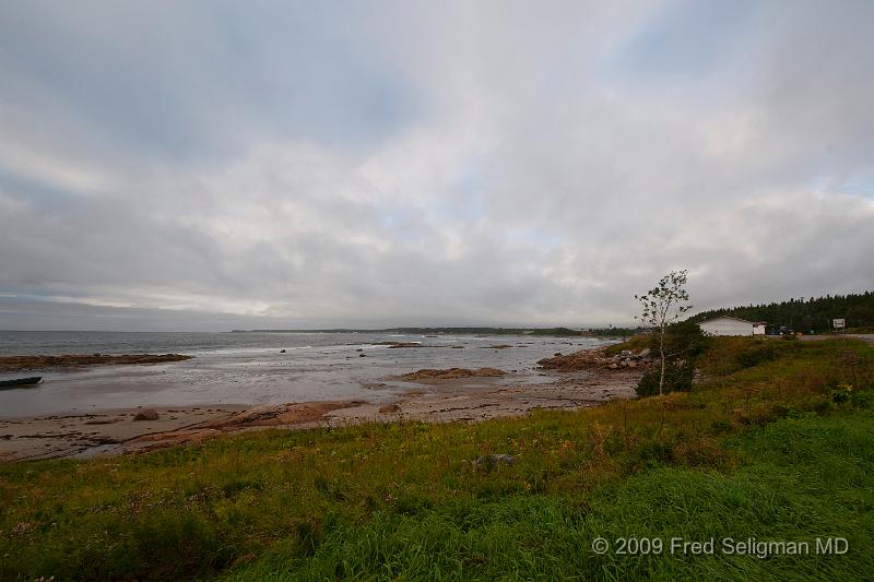 20090831_141112 D3.jpg - North shore of St Lawrence north of Baie Trinite